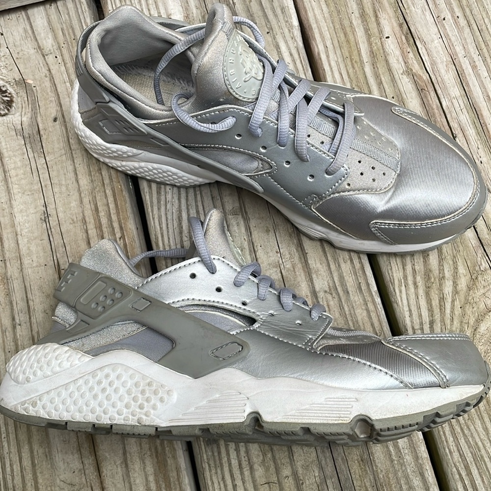 Nike Huarache Run Silver/Gray Sneakers Size 9 - Picture 8 of 13
